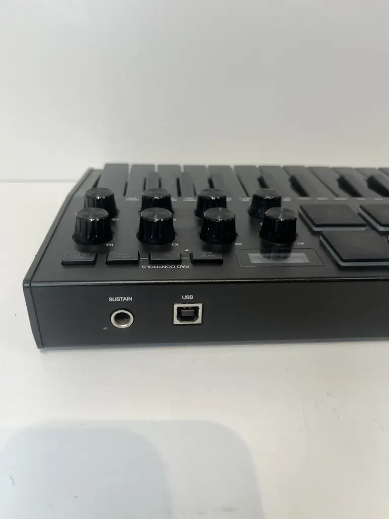 Akai Mpk Mini Mkiii – 25 Key Usb Midi Controller Black Edition - View 4