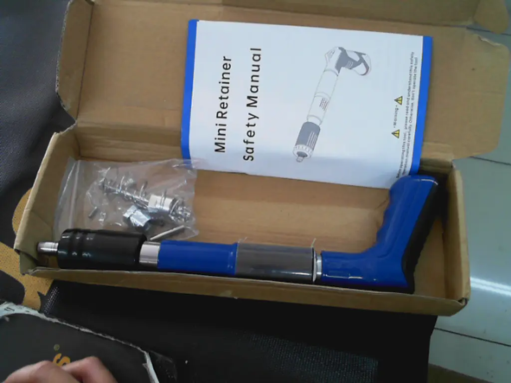 Safety Manual Mini Retainer - View 2