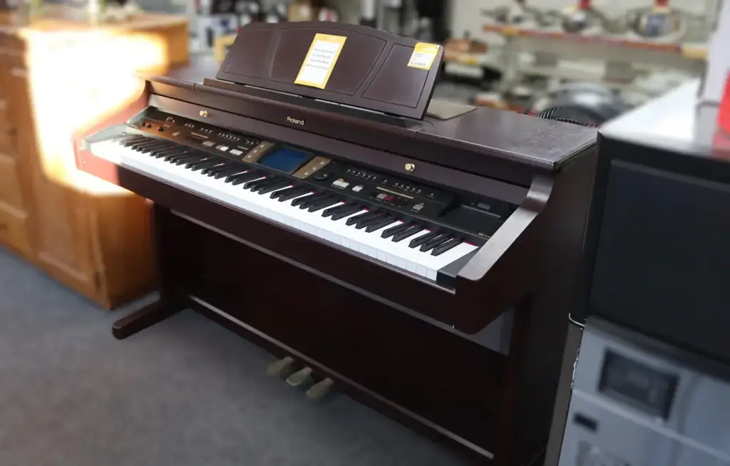 Roland Kr-7-Mh Digital Intelligent Piano - View 2