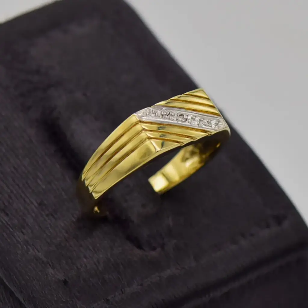 9ct Yellow Gold Men's Ring - View 2