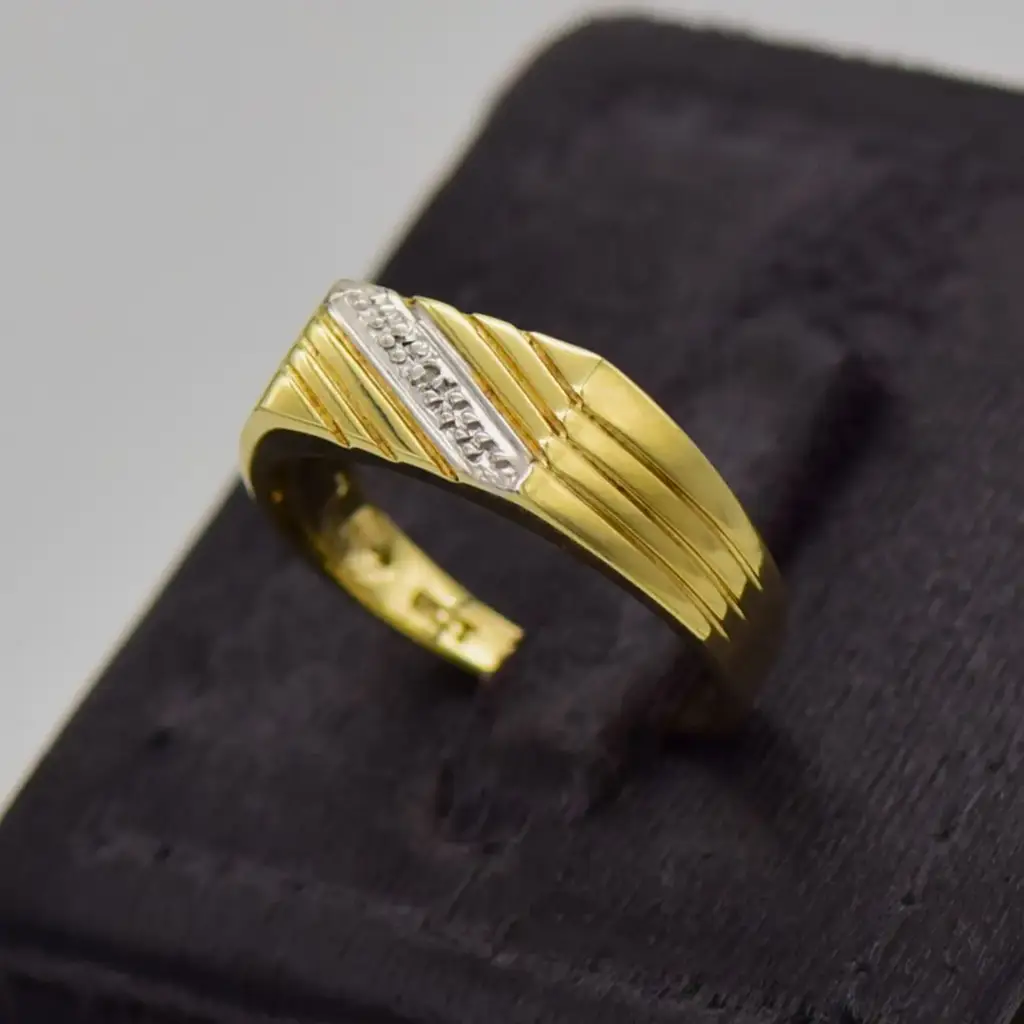 9ct Yellow Gold Men's Ring - View 3