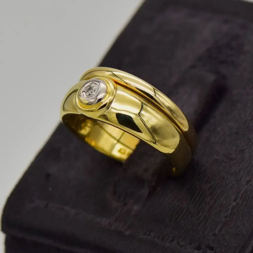9Ct Yellow Gold Wedding Ring Twin Set - View 3
