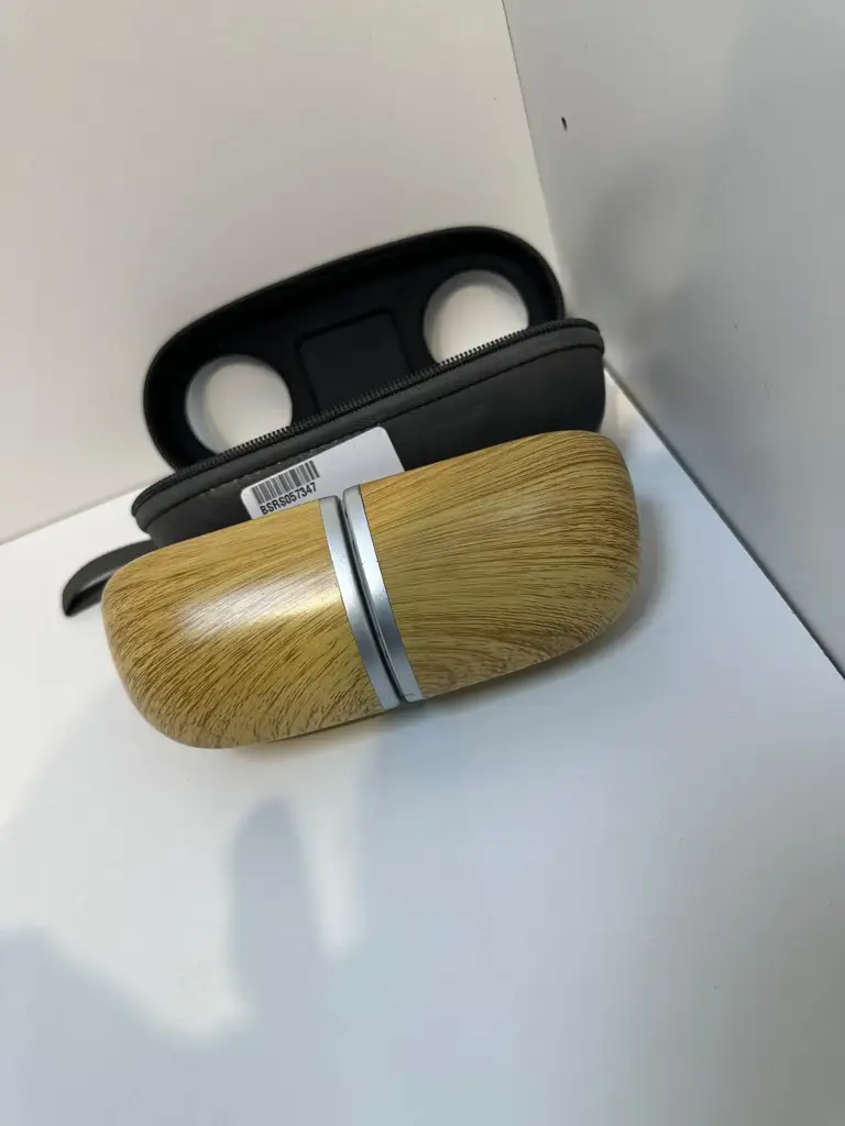 Ovevo Tango D10 Magnetic Adsorption Bluetooth Speakers - View 3