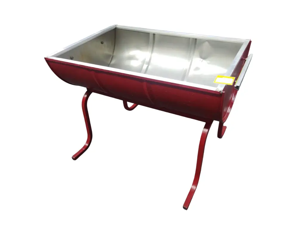 Big Red Braai Stand - View 4