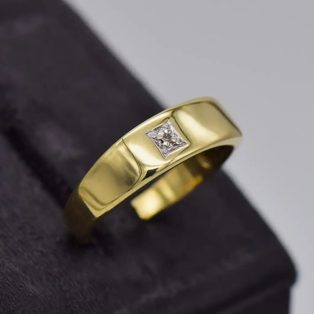 9ct Yellow Gold Men's Ring - View 2