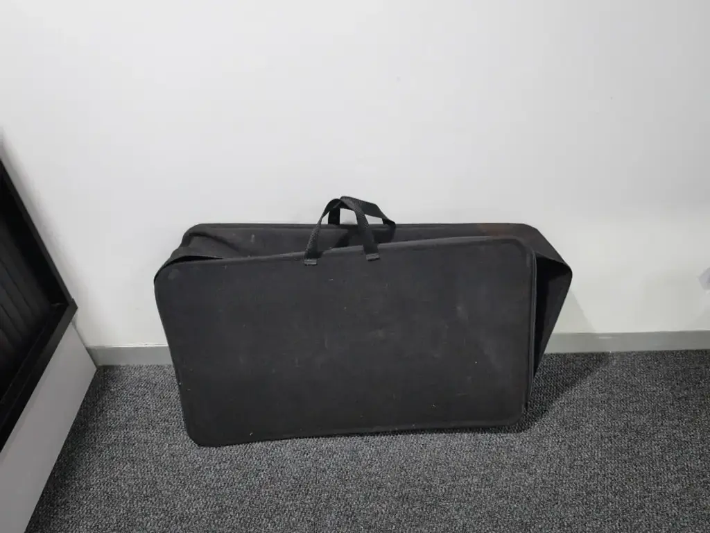 Bmw M6 Convertible Wind Deflector - View 2