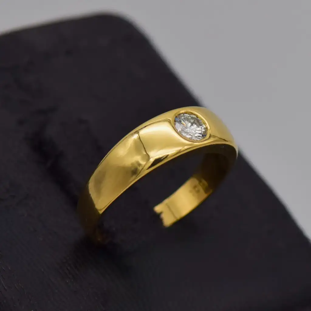 18ct Yellow Gold Dress Ring - View 2