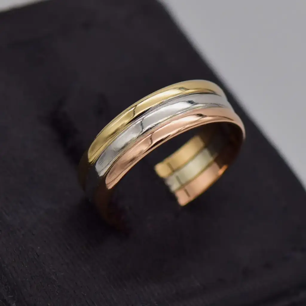 9ct Tri Colour Gold Wedding Band Patterned - View 2