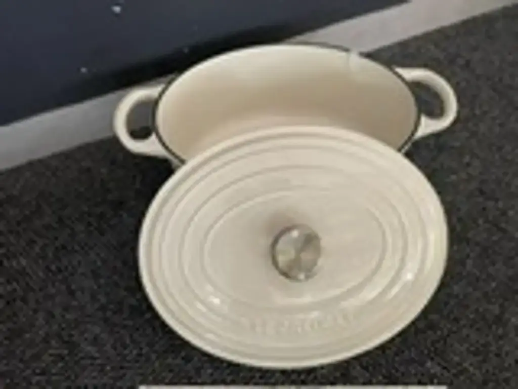 Le Creuset - View 2