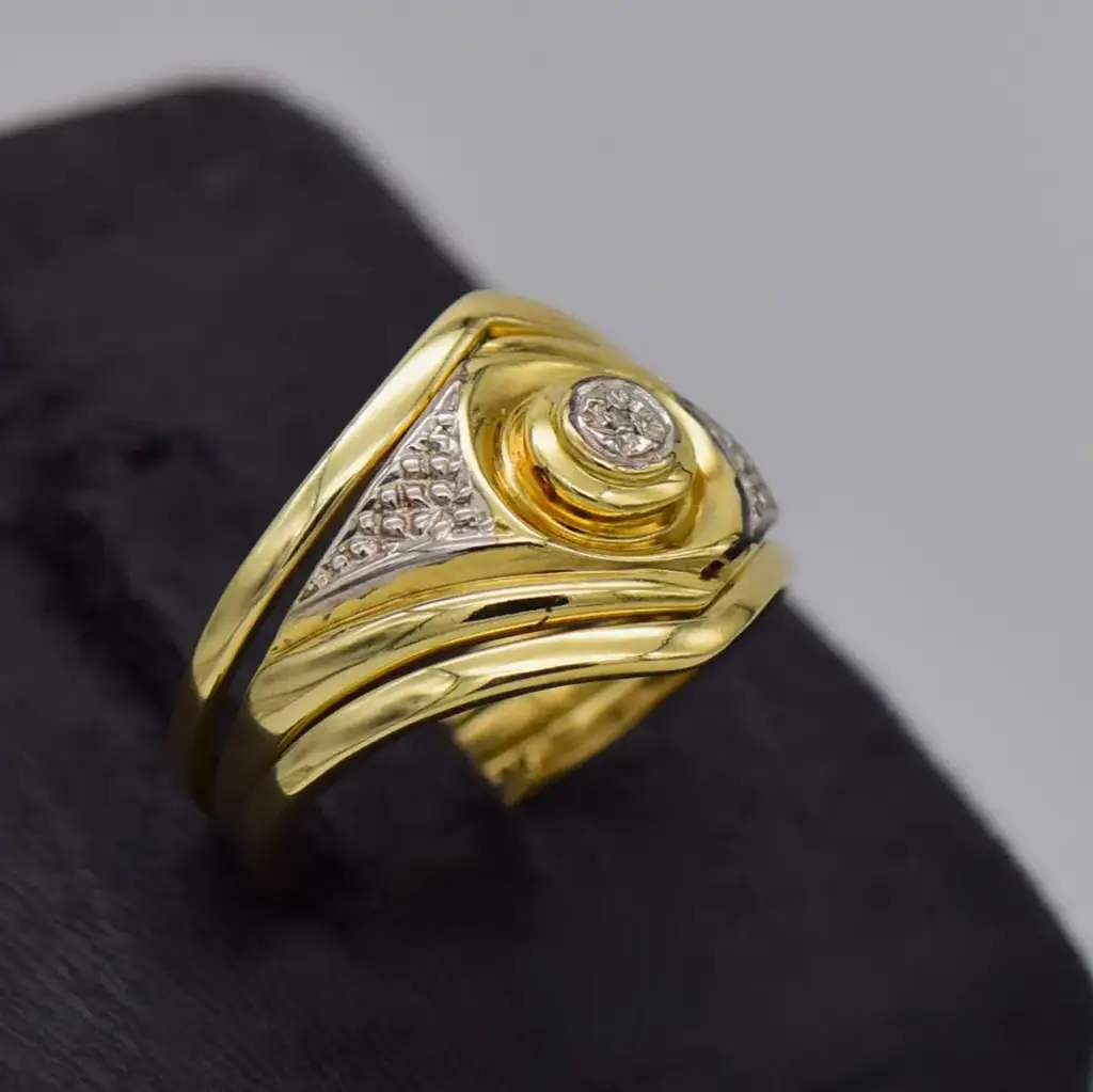 9ct Yellow Gold Wedding Ring Trip Set - View 2