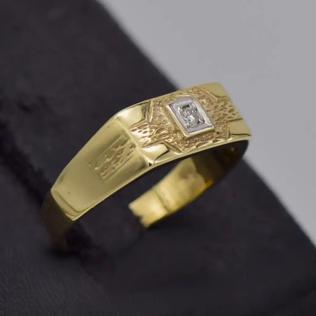 9ct Yellow Gold Men's Ring - View 2