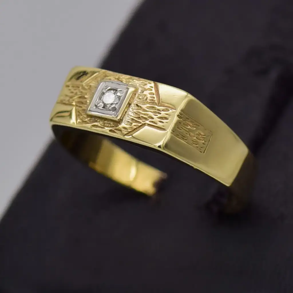 9ct Yellow Gold Men's Ring - View 3