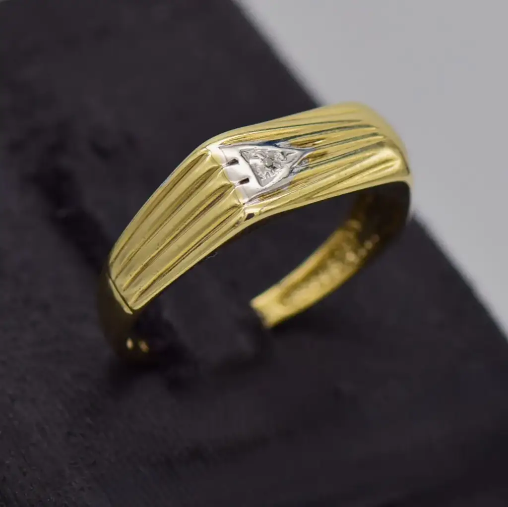 9ct Yellow Gold Men's Ring - View 2