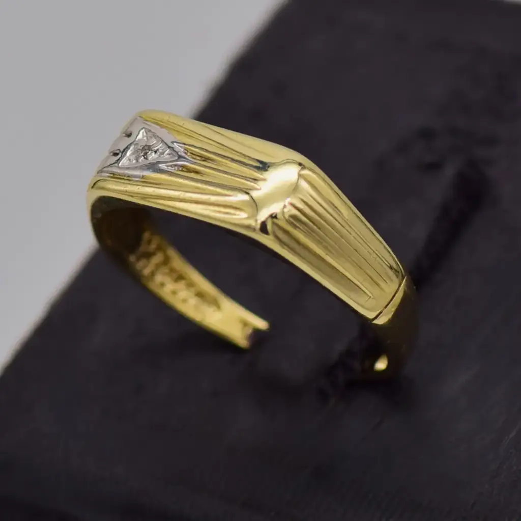 9ct Yellow Gold Men's Ring - View 3