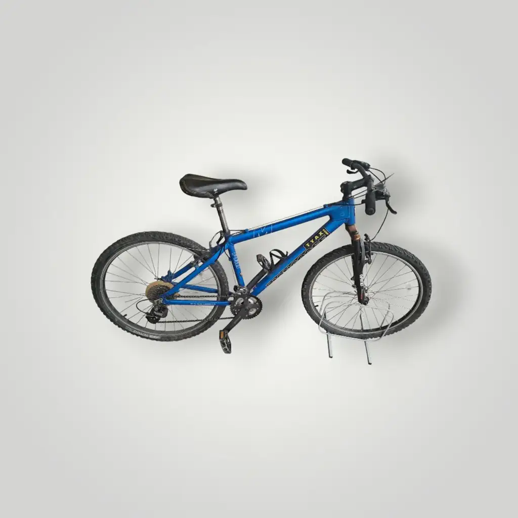 Mongoose Pro Tyax Comp Bike - View 2