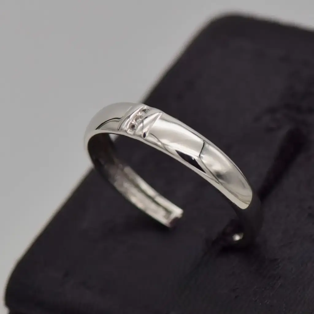 9ct White Gold Wedding Band - View 3