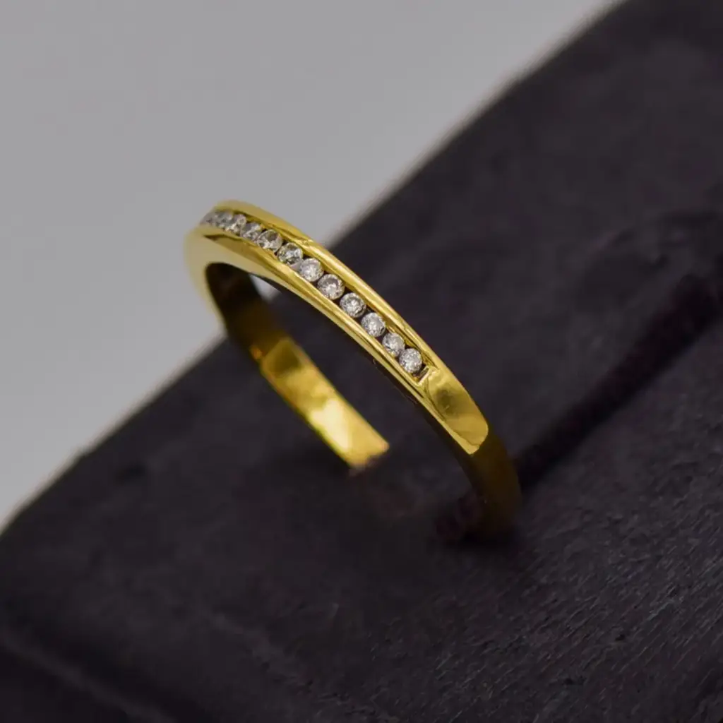 18Ct Yellow Gold Ring Eternity - View 3