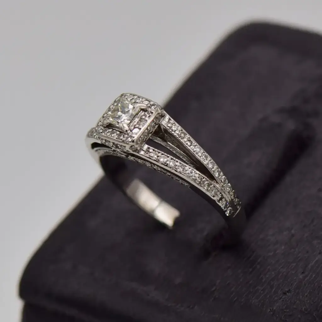 9ct Yellow Gold Engagement Ring - View 3
