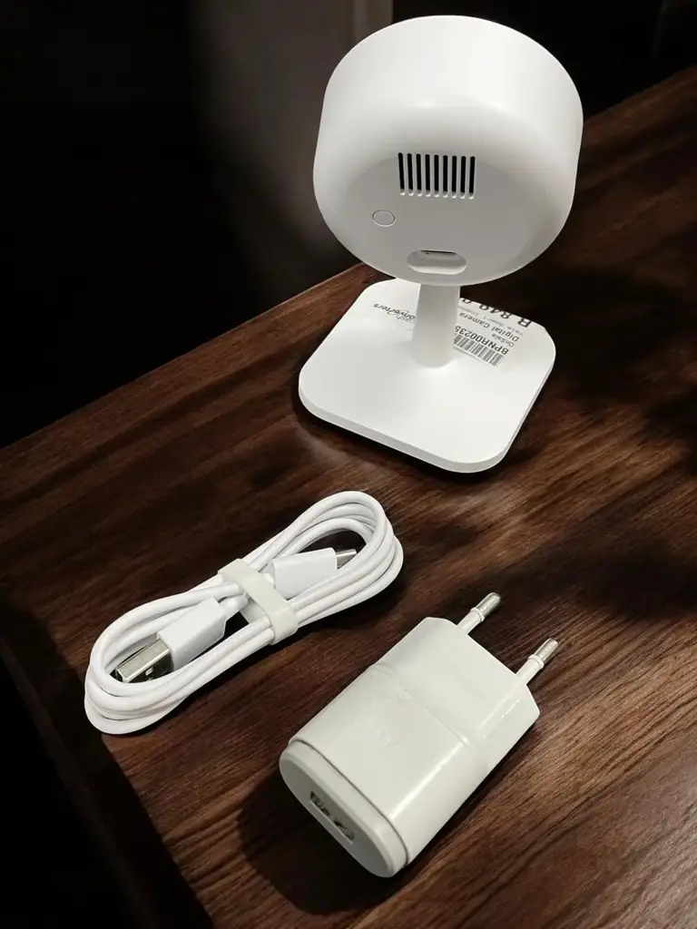 Yale Smart Indoor Camera 1080P - View 2