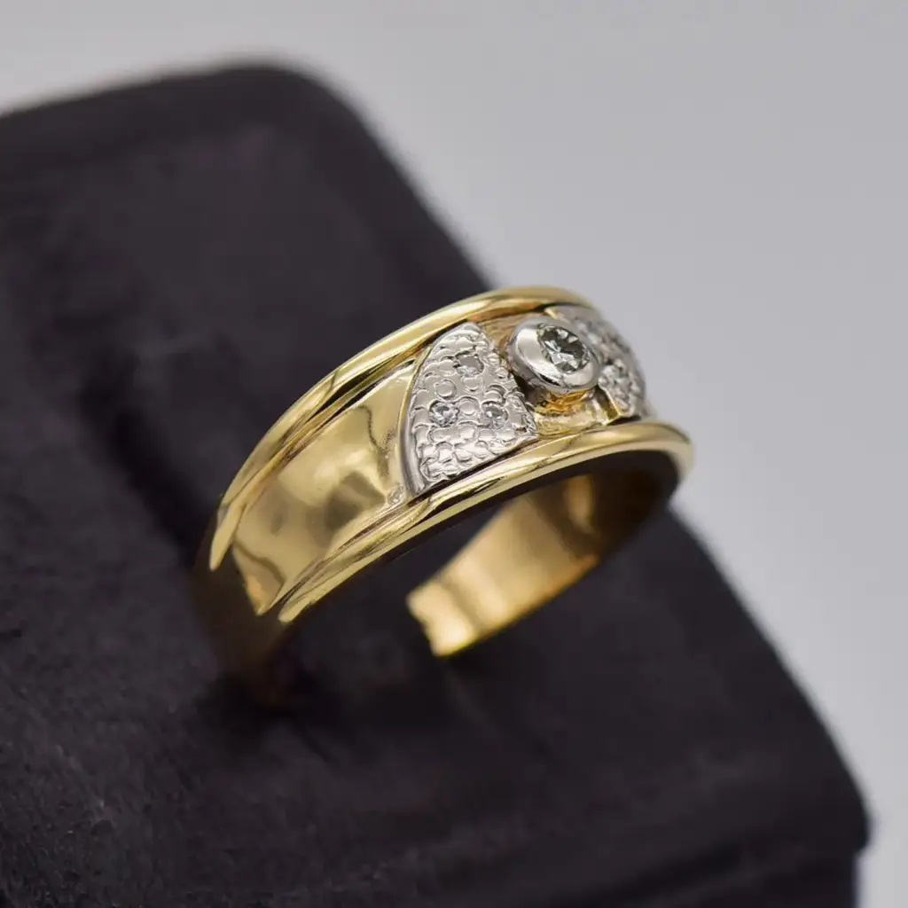 9ct Yellow Gold Dress Ring - View 2