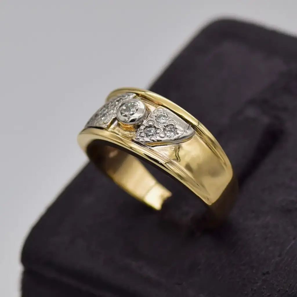9ct Yellow Gold Dress Ring - View 3