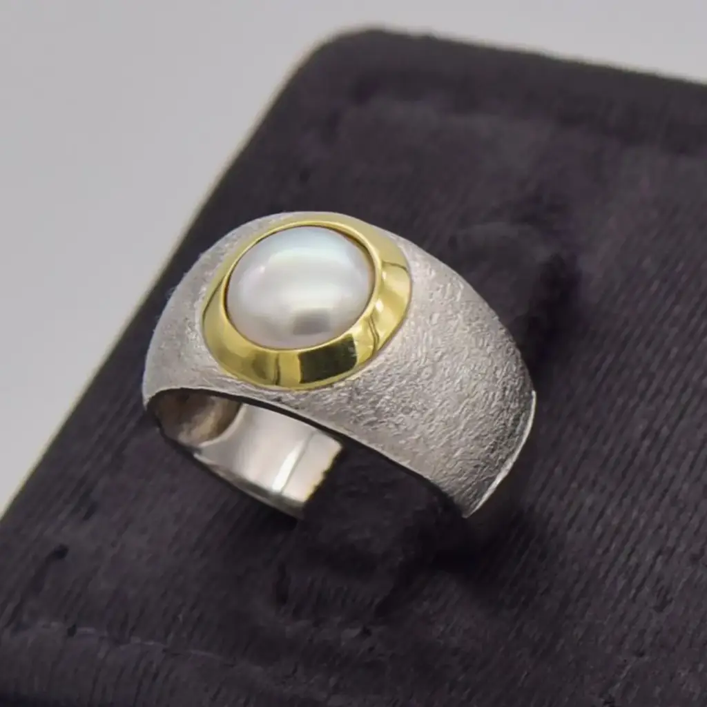 9Ct White Gold Dress Ring Mabé - View 4