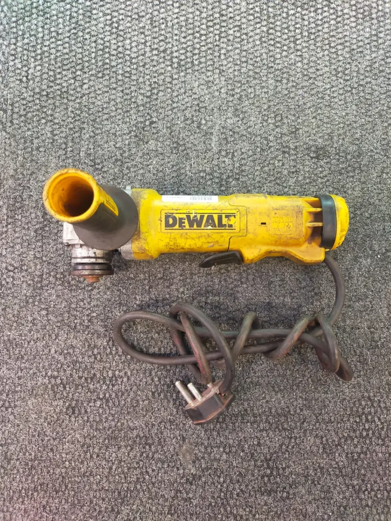 Dewalt Angle Grinder 115Mm 1200W Deadman Switch| Dwe4212 - View 2