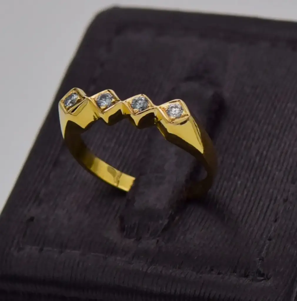 18ct Yellow Gold Dress Ring - View 3
