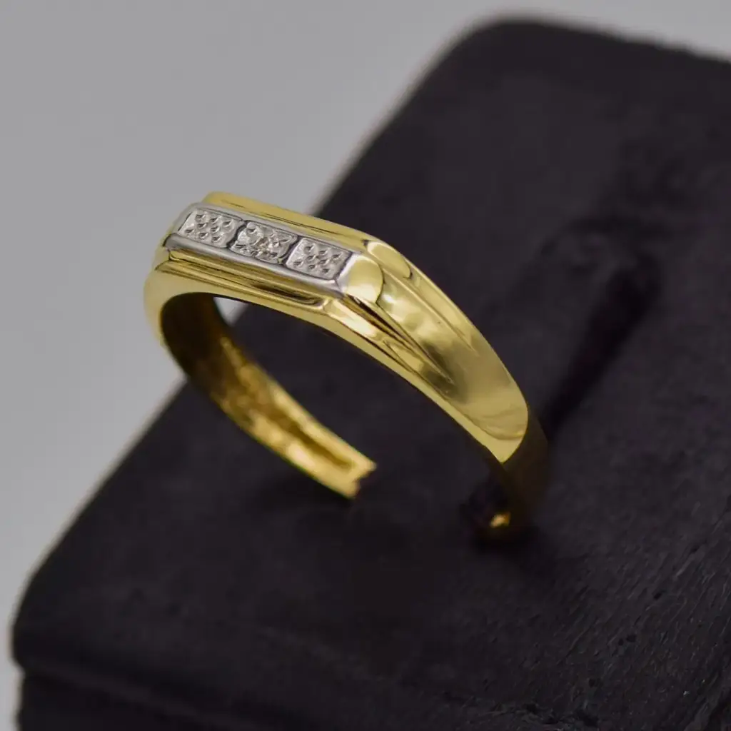 9ct Yellow Gold Men's Ring - View 3