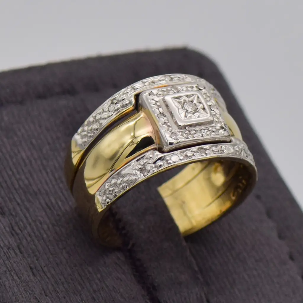 9ct Yellow Gold Trip-Set Ring - View 2