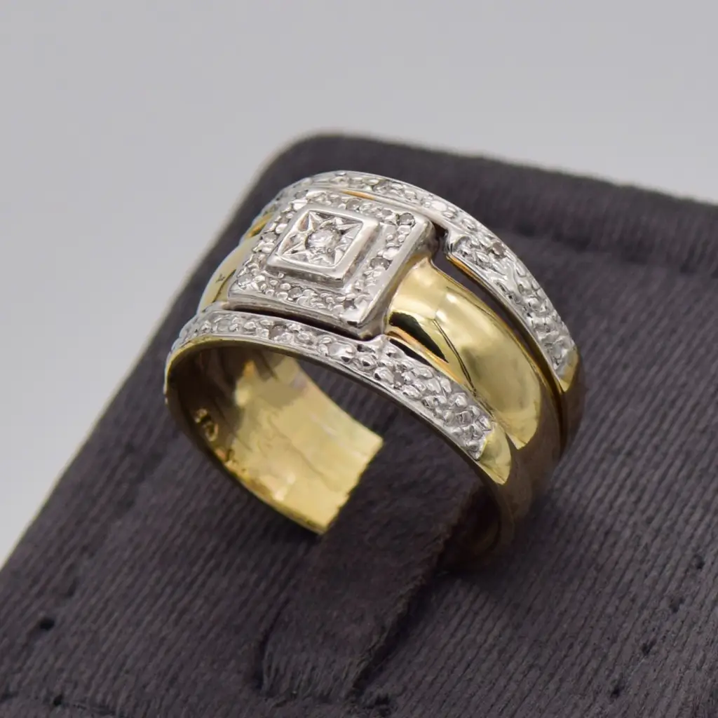 9ct Yellow Gold Trip-Set Ring - View 3