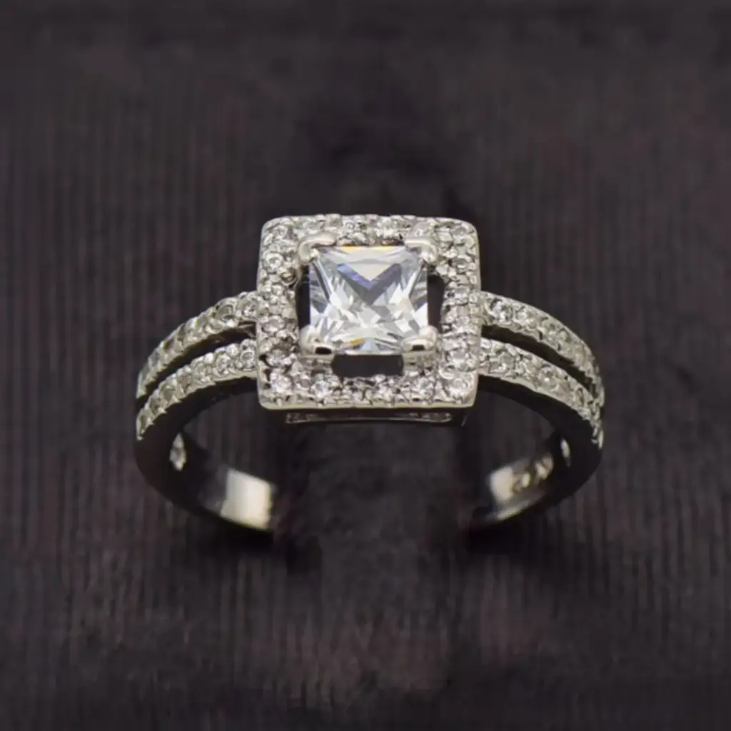 9ct White Gold Dress Ring