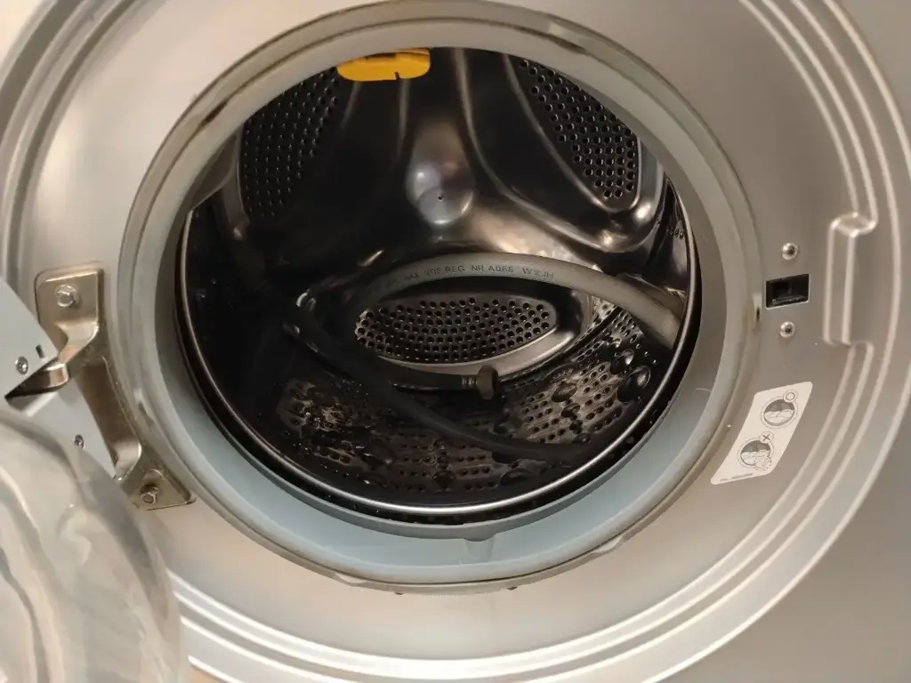 Lg Inverter Direct Drive Washer-Dryer Combo Machine - Pre-Owned - View 2