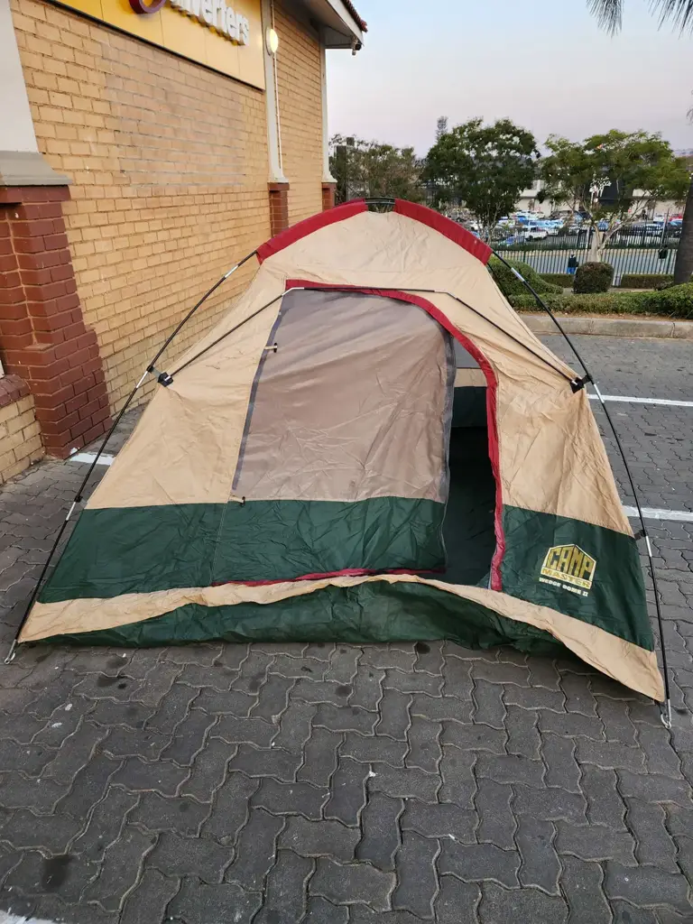 Camp Master Wedge Dome 2 - View 3