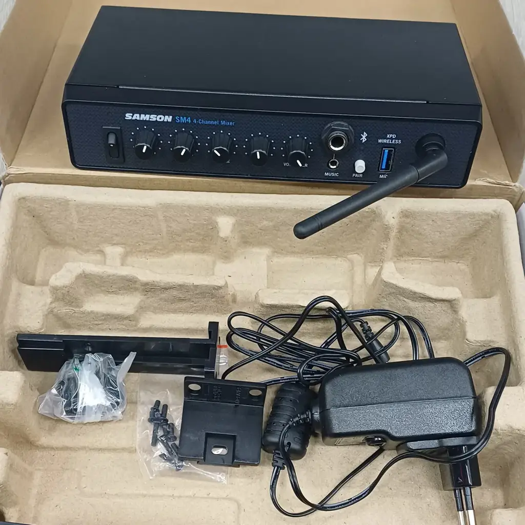 Samson Sm4 4-Channel Mixer - View 2