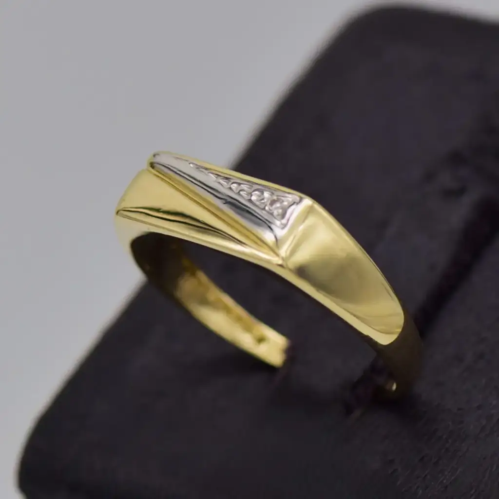 9ct Yellow Gold Men's Ring - View 3