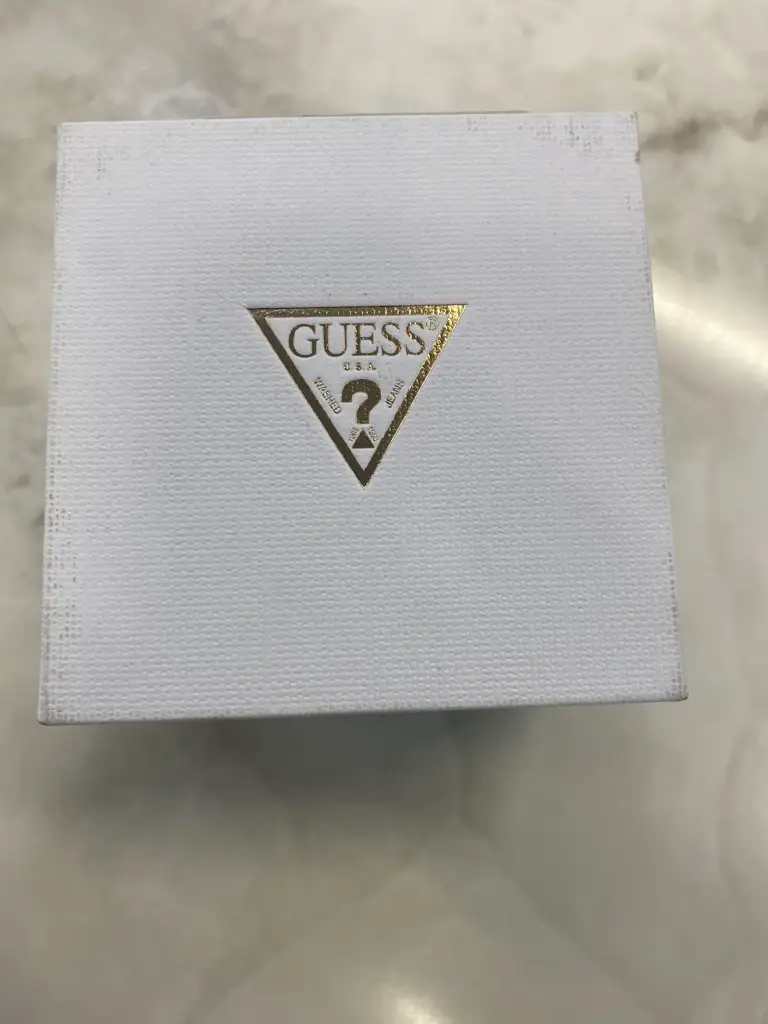 Guess Gw0999l2 Women Analogue Watch - View 2