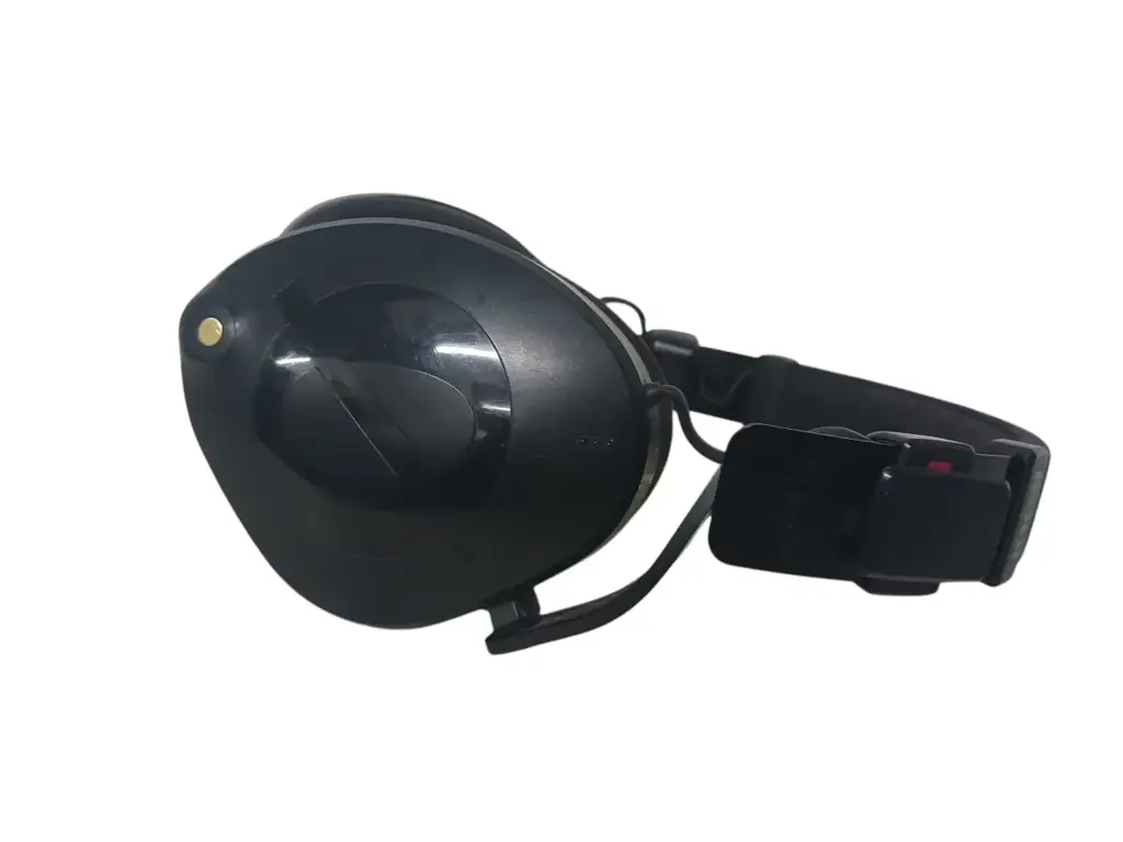 Røde Nth-100 Professional Over-Ear Headphones - View 3