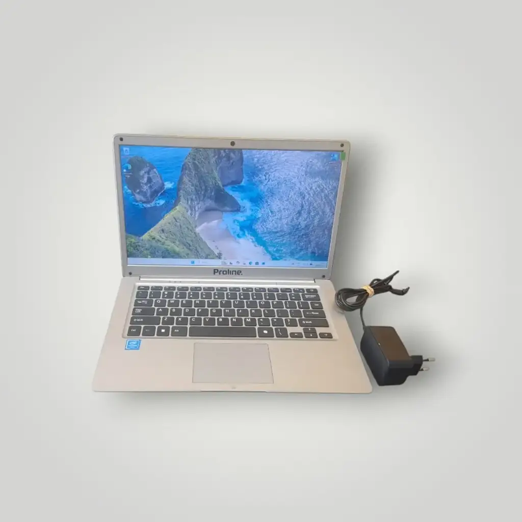 💻 Proline V146gns Notebook(Scratched On The Top Of The Laptop)