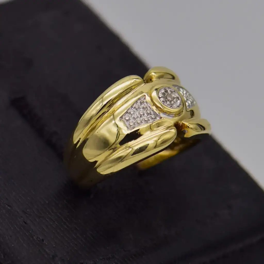 9ct Yellow Gold Wedding Ring - View 2