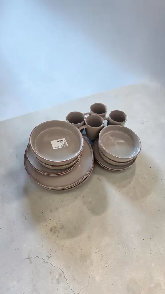 Brown Rim Stoneware Dinner Set 16 Piece
