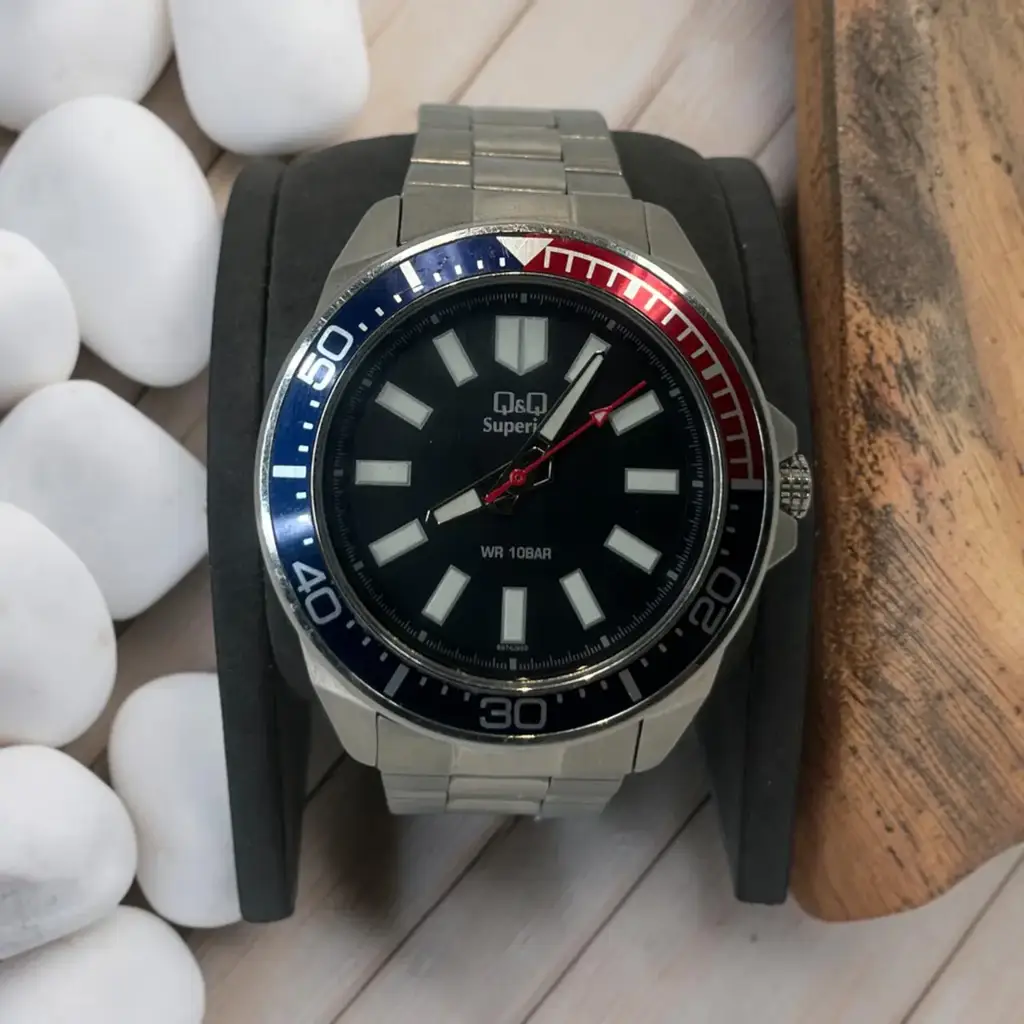 Q&Q Superior Stainless Steel Chain Men's Watch