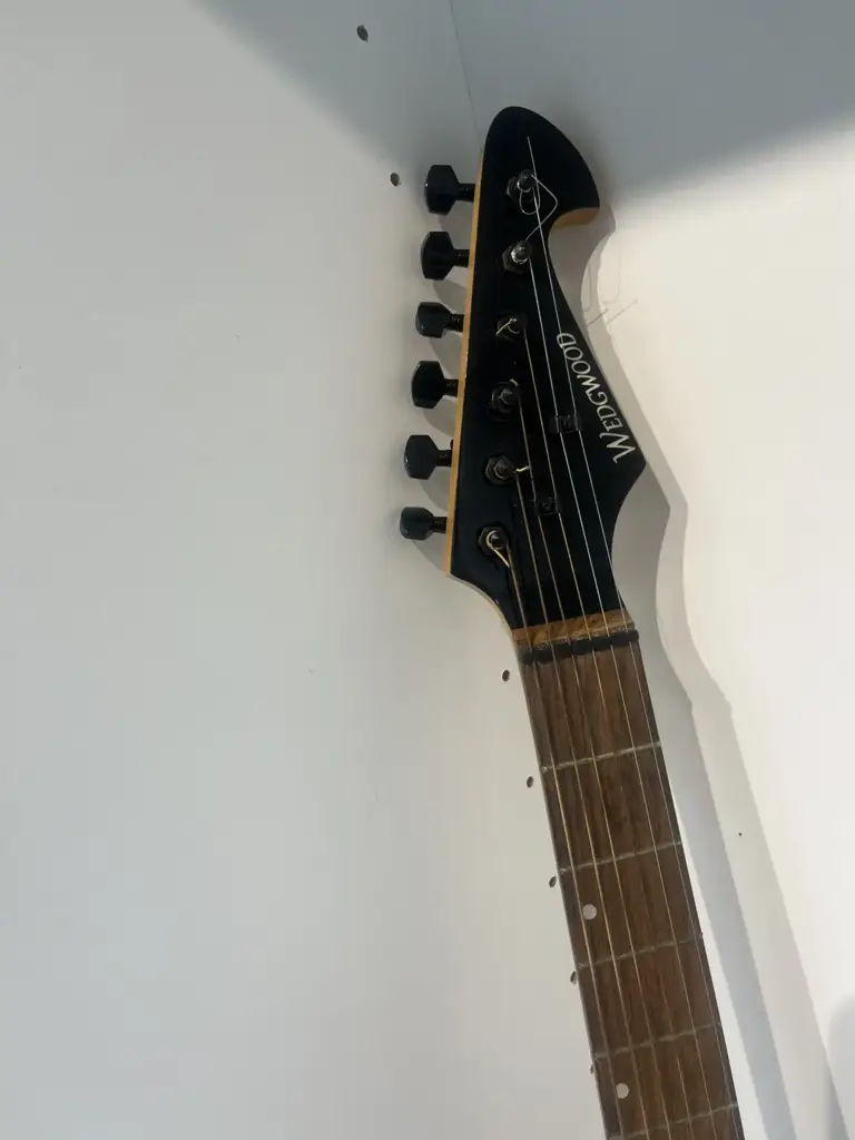 Wedgwood Electric Guitar - View 3