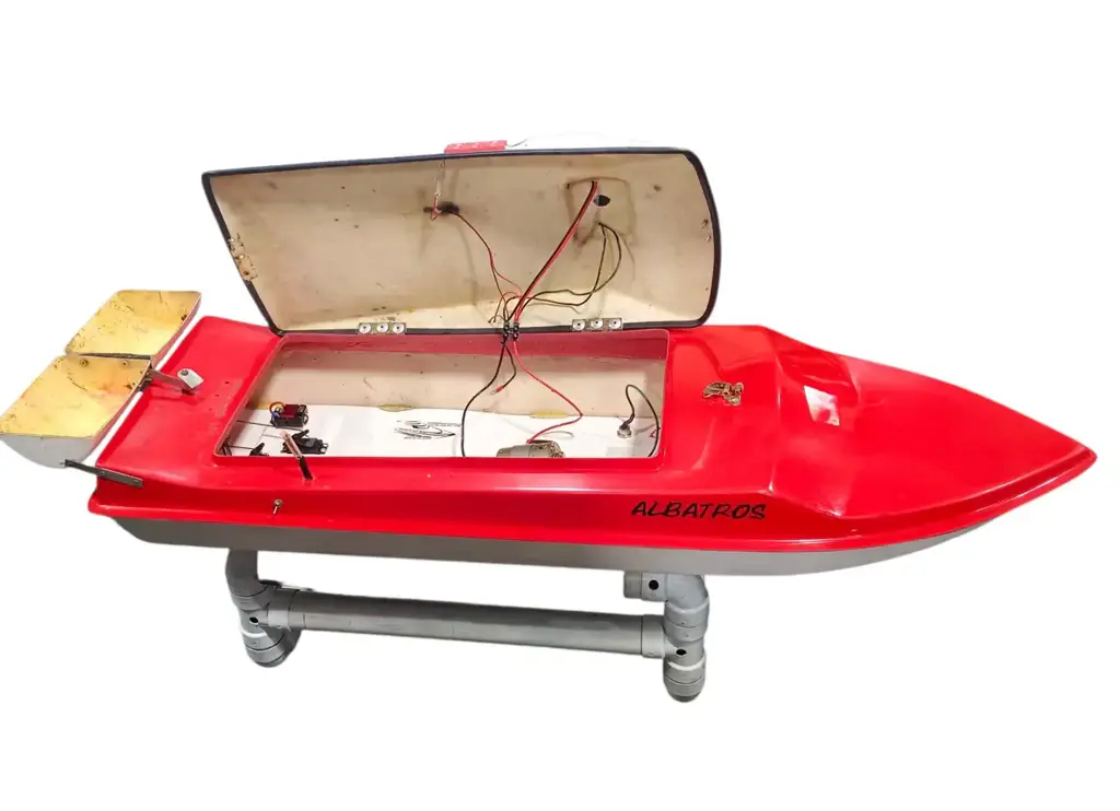 Albatros Fishing Bait Boat - View 2