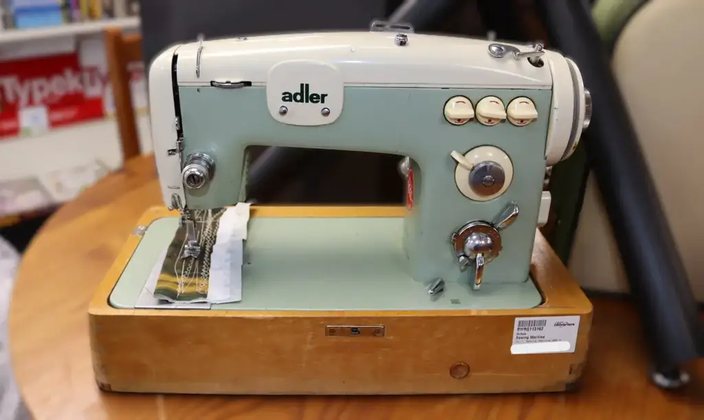 Adler 289 Electric Sewing Machine With Wooden Base & Case