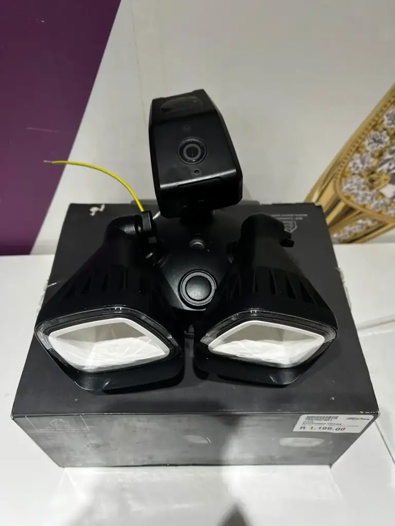 D3 Led Flood Light With Wifi Camera - View 2
