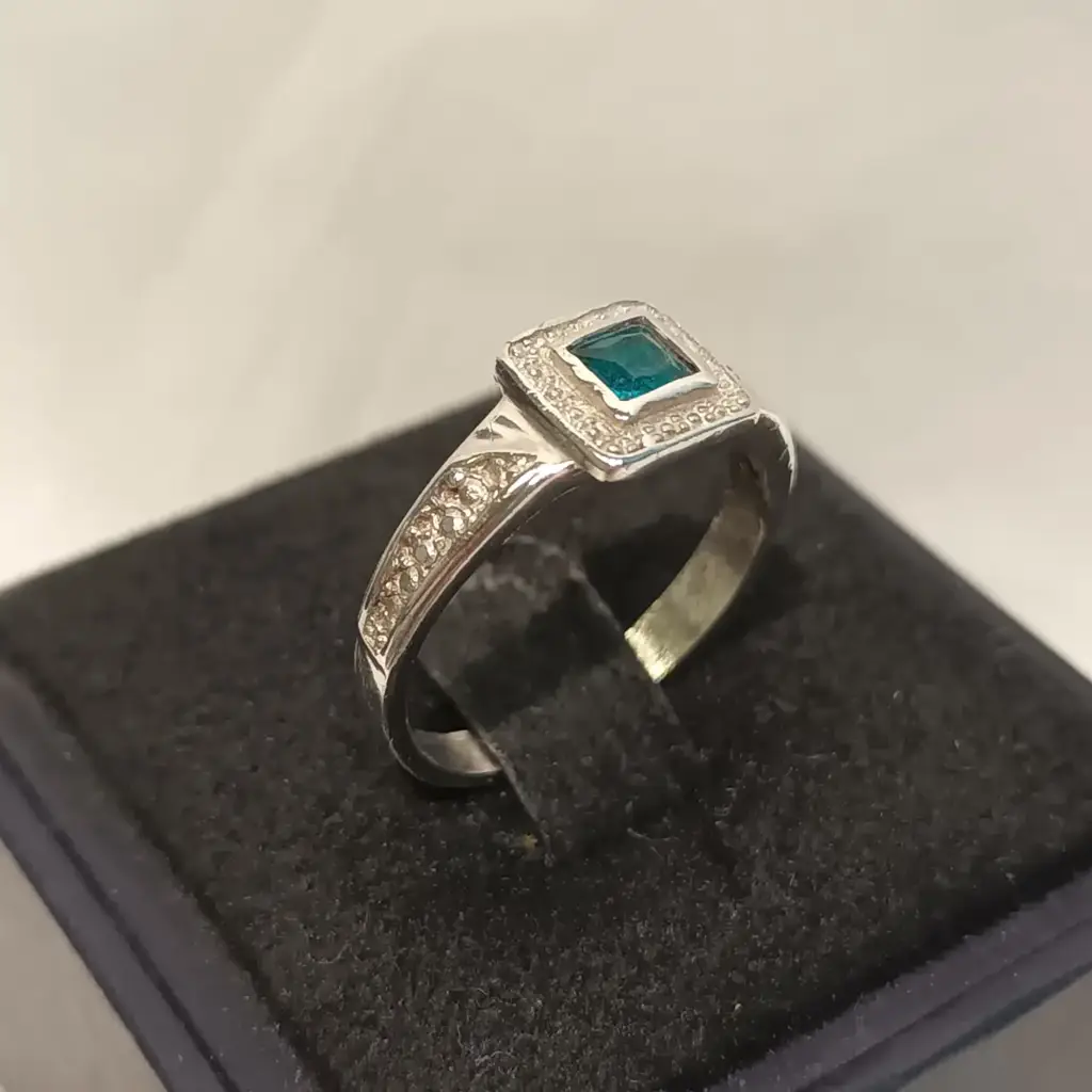 Sterling Silver 925 Ring With Teal Stone (Size P/Q) - View 3