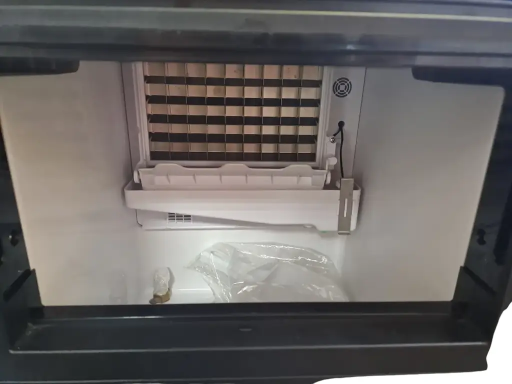 Elegance C4501 Ice Maker | Compact Ice Machine - View 3