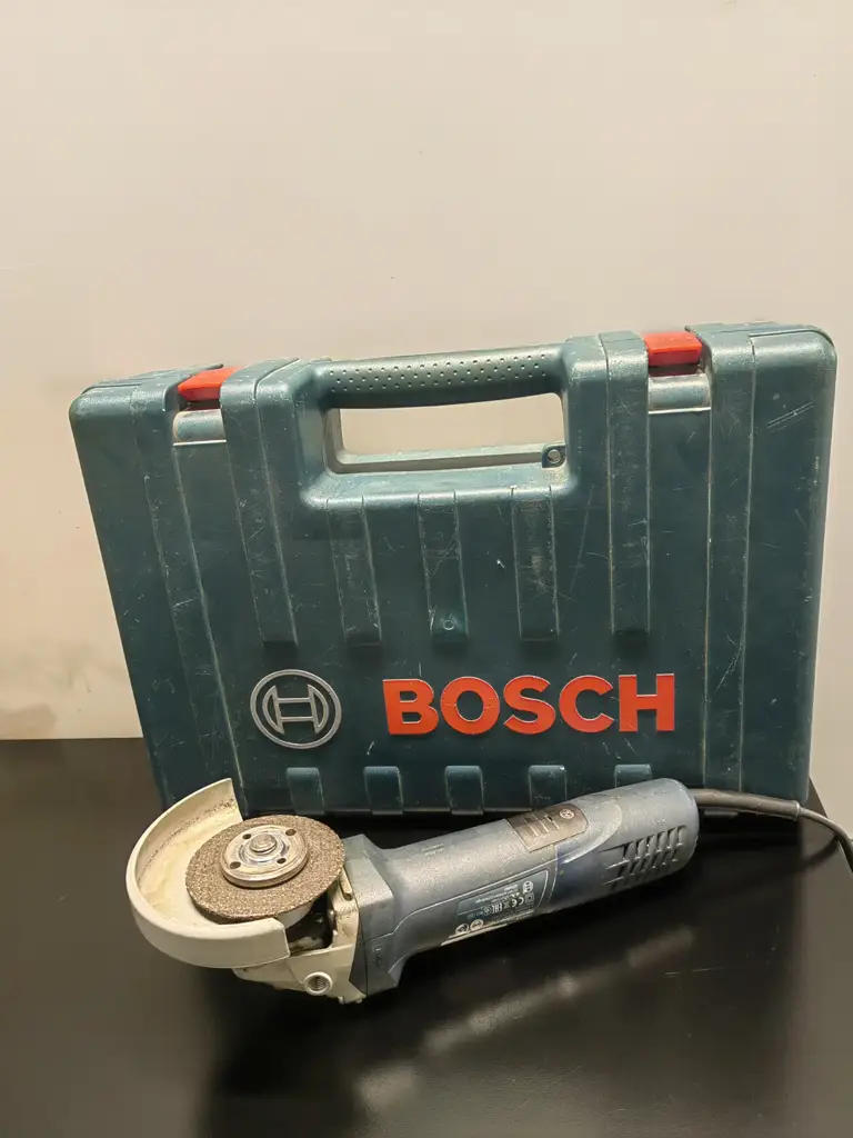 Bosch Gws7-155 Angle Grinder - View 3