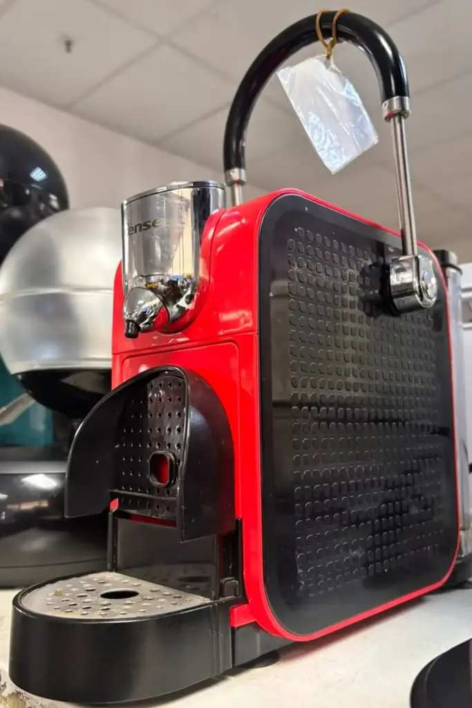 Hisense Coffee Machine - Hcm20cdrh - View 2
